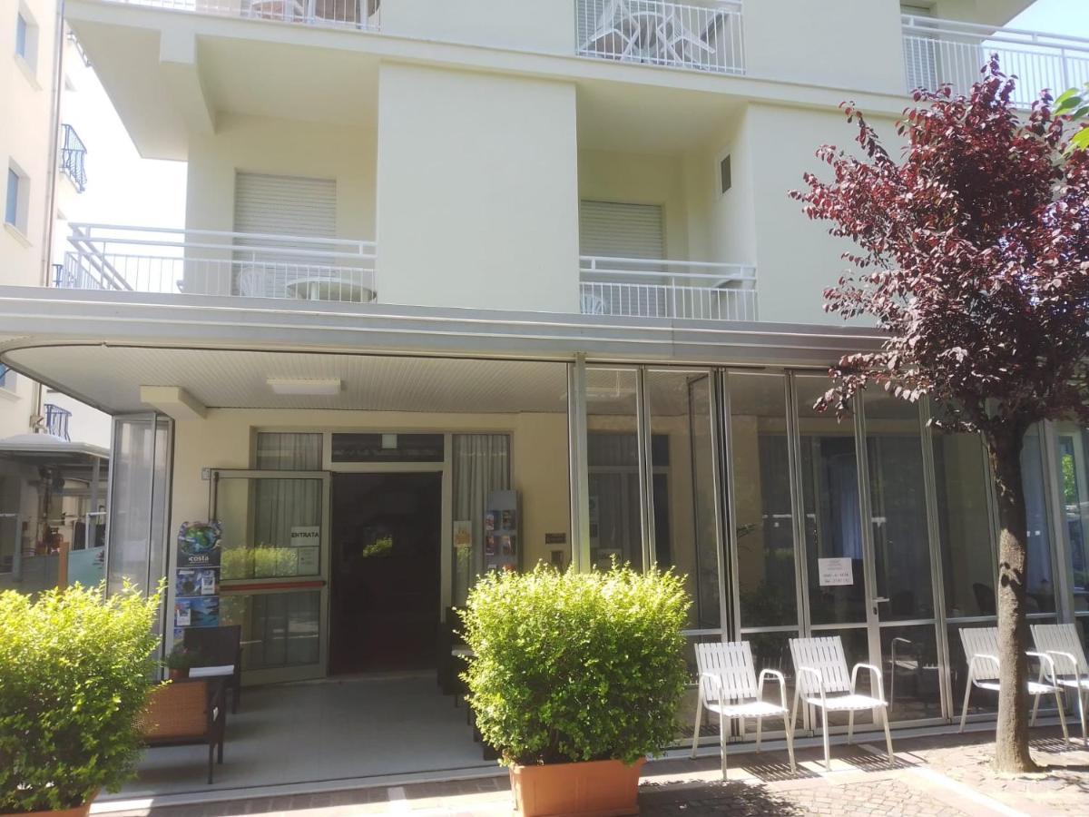Hotel Meuble Cordiale Misano Adriatico Exterior foto
