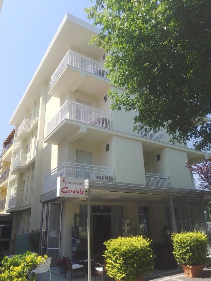 Hotel Meuble Cordiale Misano Adriatico Exterior foto