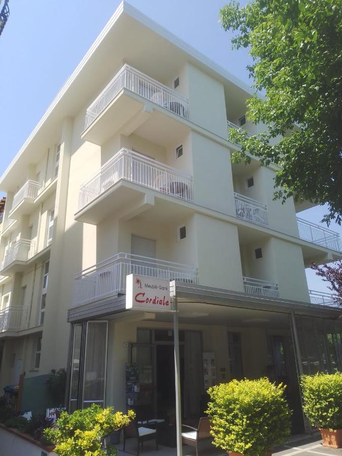 Hotel Meuble Cordiale Misano Adriatico Exterior foto