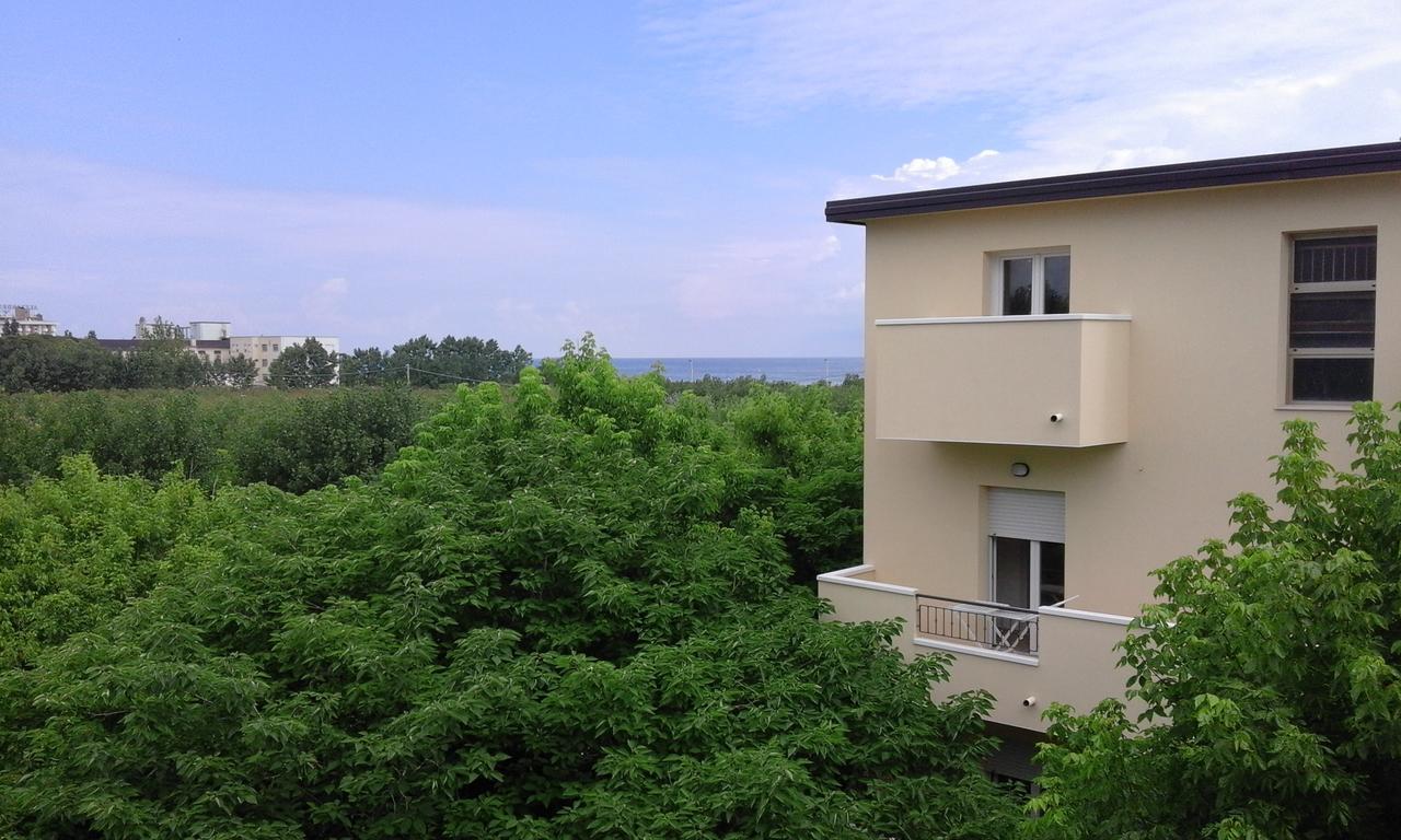 Hotel Meuble Cordiale Misano Adriatico Exterior foto