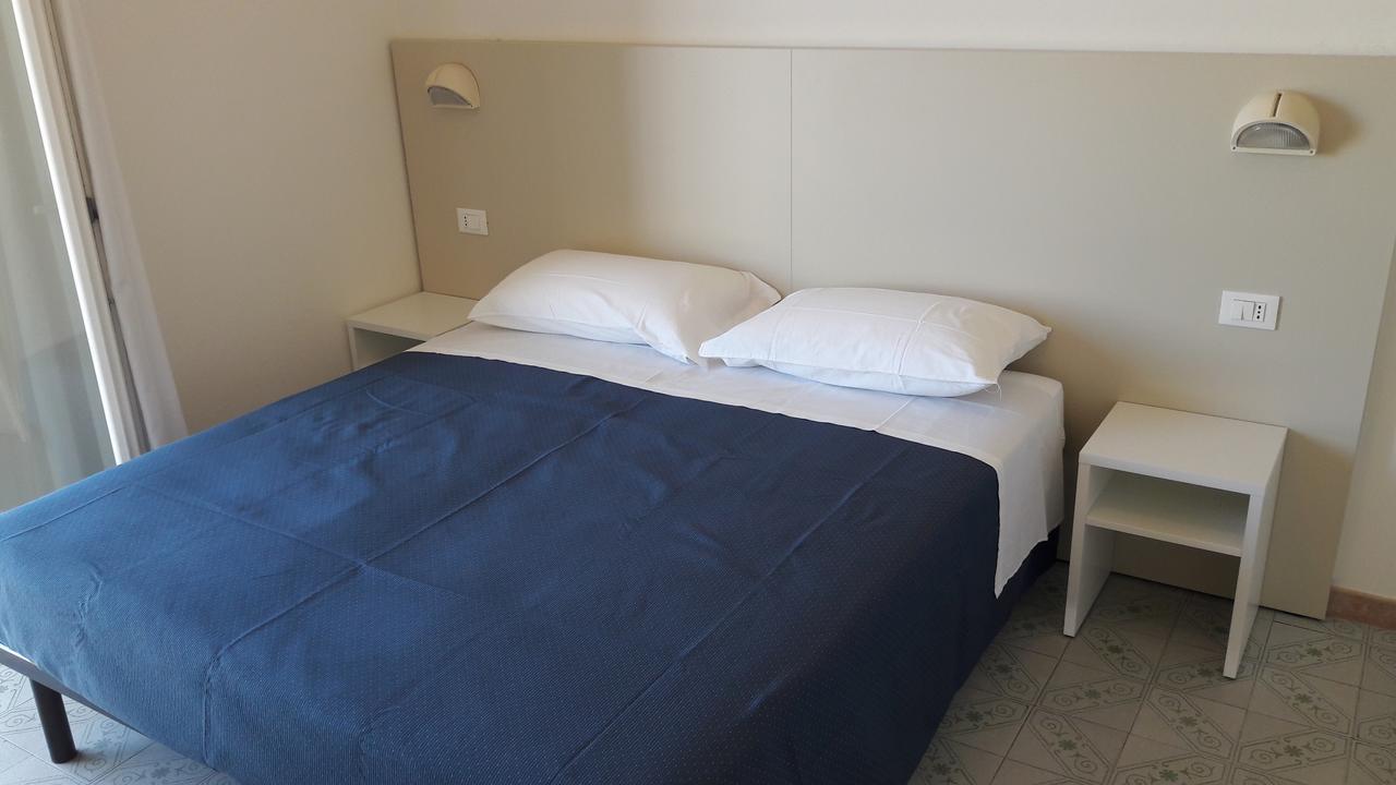Hotel Meuble Cordiale Misano Adriatico Exterior foto